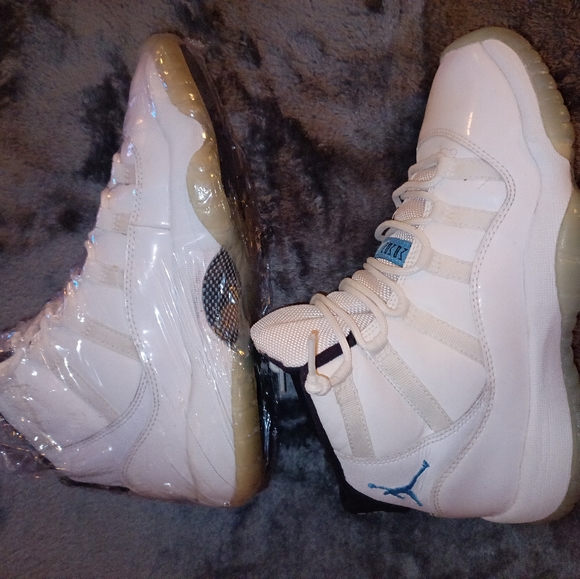 Jordan 11 - Picture 3 of 7